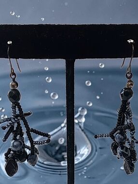 Vtg Firecracker Chandelier Earrings Beaded Dangle Black Metallic Coral Pierced